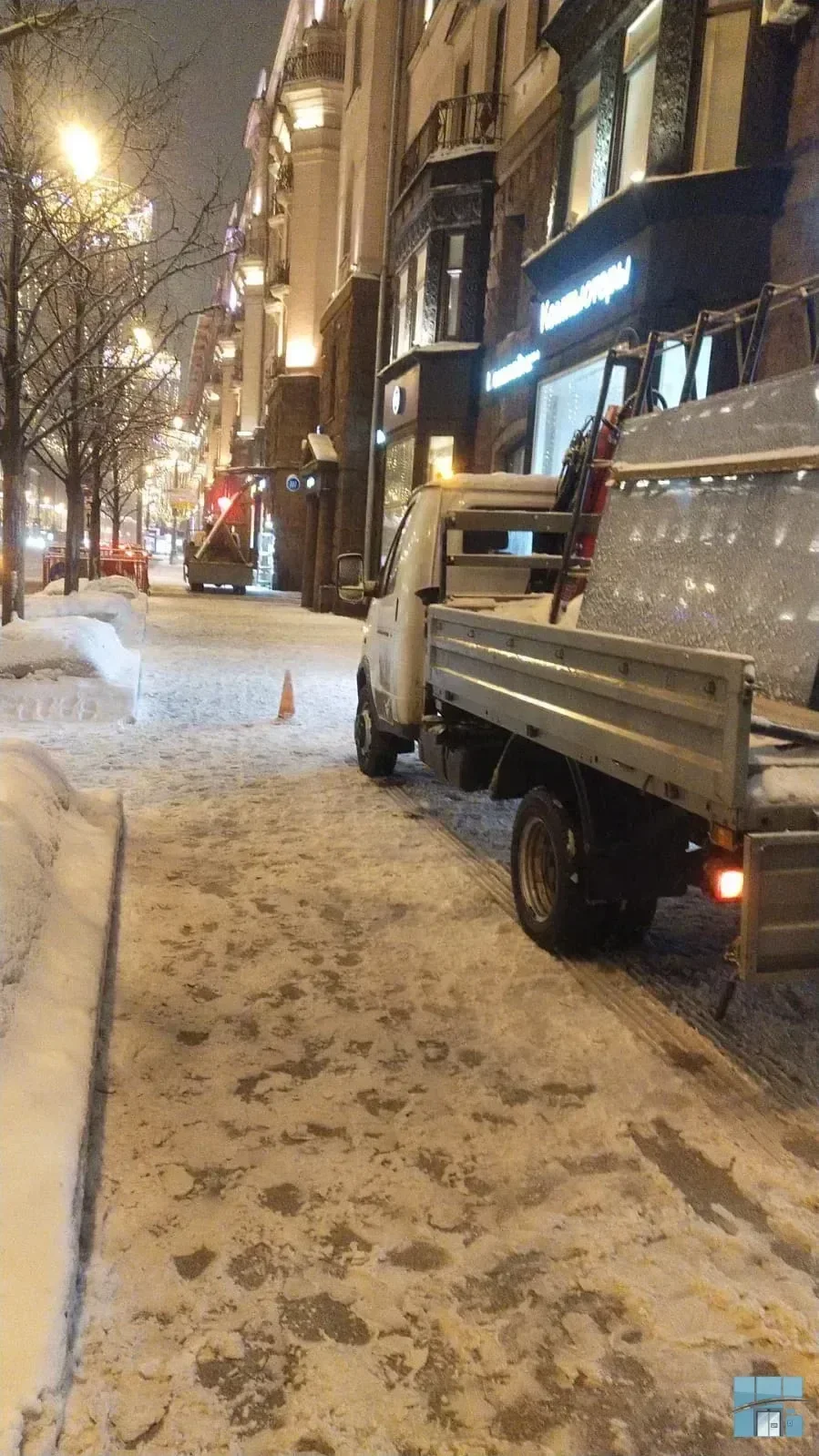 Замена витрины в магазине reStore — фото